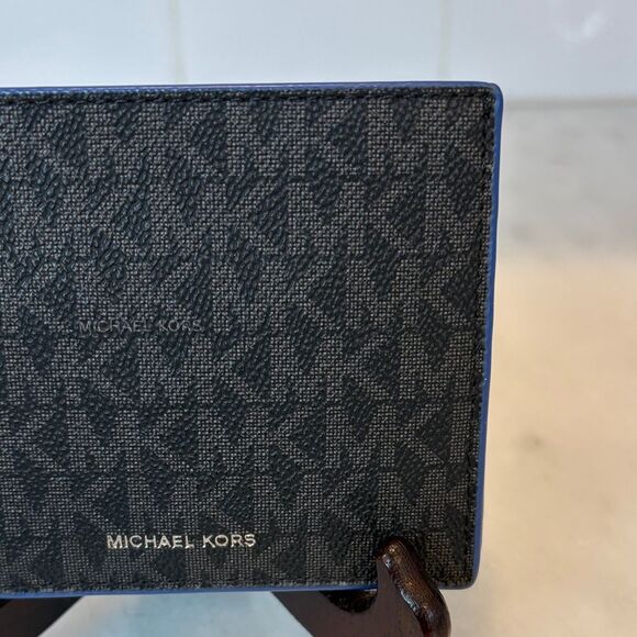 Michael Kors Cooper Signature Logo Billfold Wallet - Picture 3 of 16